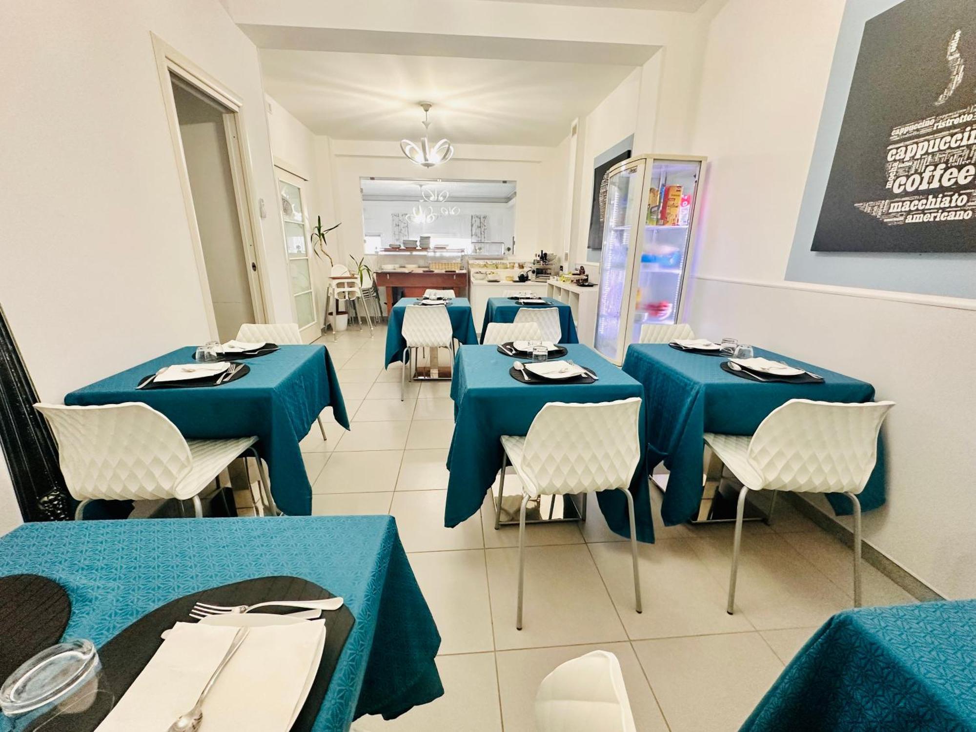 Maniel Hotel
