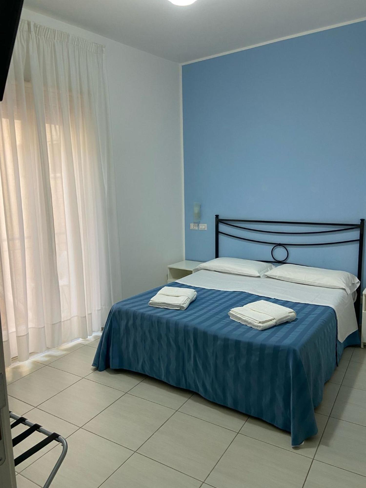 Maniel Hotel