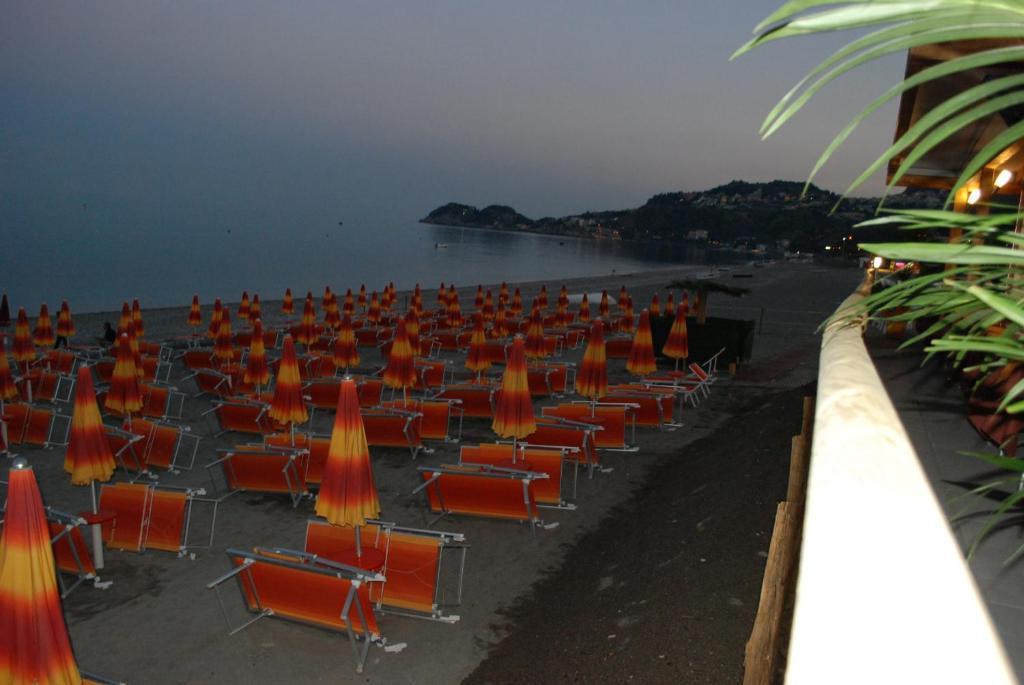 Hotel Maniel Letoianni