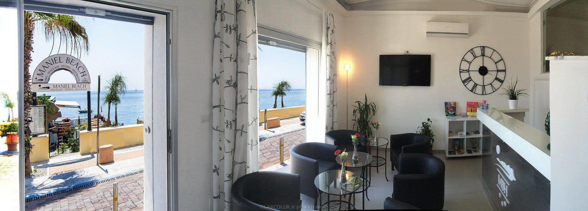 Hotel Maniel Letoianni